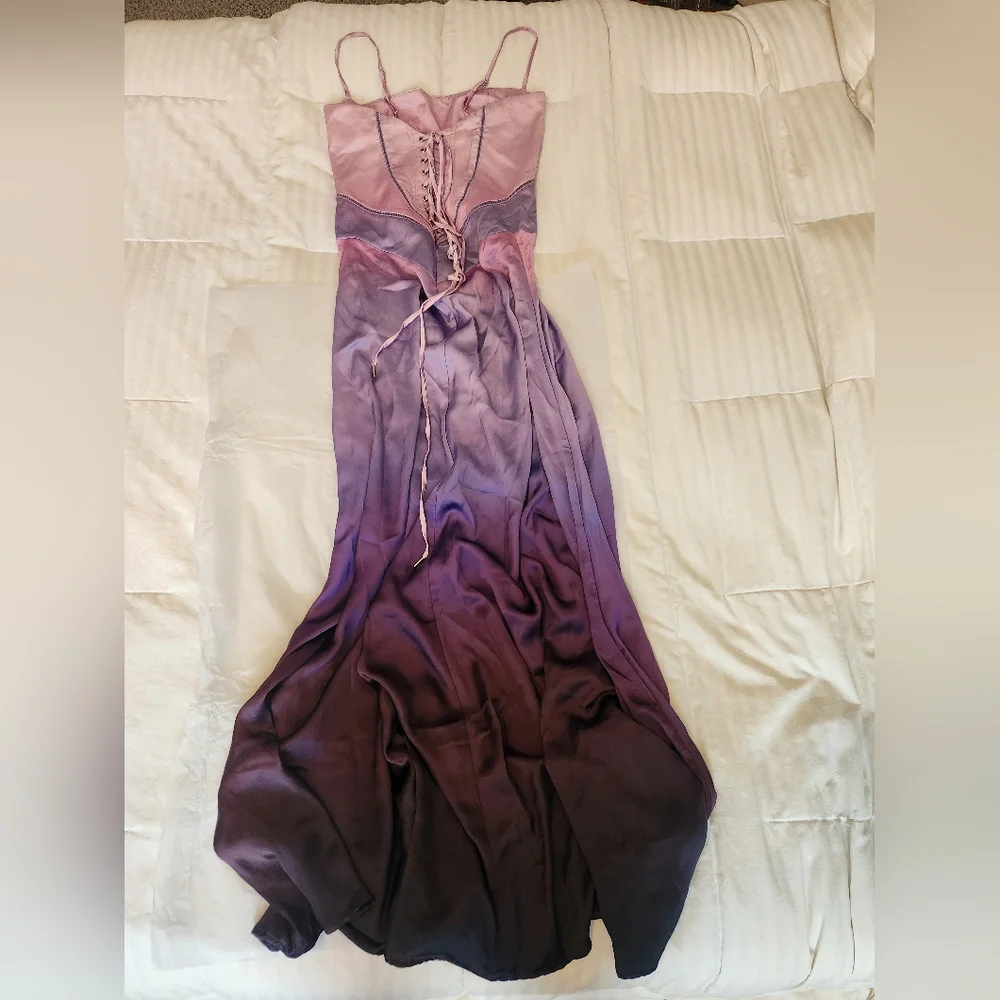 Ombre House of CB 'Anabella'- Medium - Picture 8 of 16